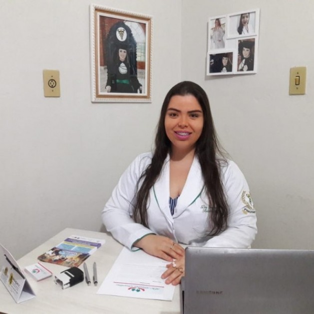 Dra. Lorena Caroline (fisioterapeuta), aperfeiçoada em Saúde do Idoso e idealizadora do Programa Idoso Ativo - Clínica Fisiovitalis, voltado para promoção da saúde e prevenção de doenças.