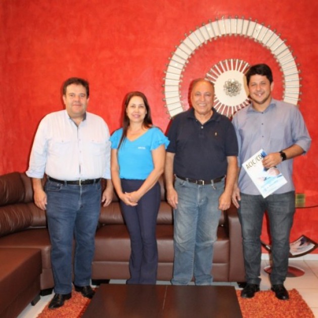 Visita dos representantes da Associação Pró-desenvolvimento Industrial do Estado de Goiás (ADIAL),na sede da ACIC/CDL